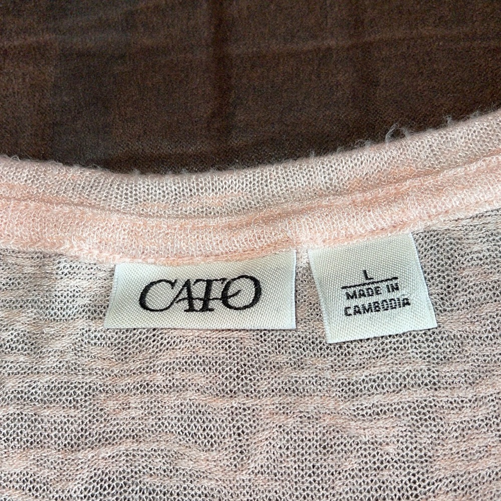 3/$15. Bundle sale Catos Peach cap sleeve L t shirt with fringe hem - Picture 3 of 10